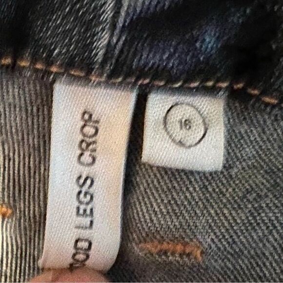 Good American EUC Good Leg Crop Jeans - Picture 3 of 4